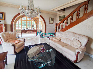  Maison  vendre 10 pices 238 m