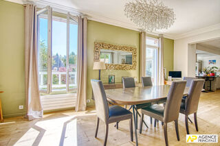 Vente Maison Versailles Montreuil Maison 8 pièces 6 chambres 268 m² au sol avec garage et studio indépendant de 27 m² habitables Versailles