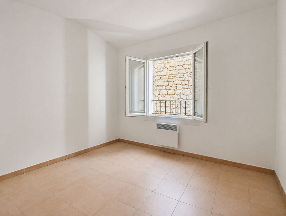 Location Appartement Appartement  2 pièce(s) 40.71 m2 avec cellier, coeur de Roquemaure au calme absolu Roquemaure