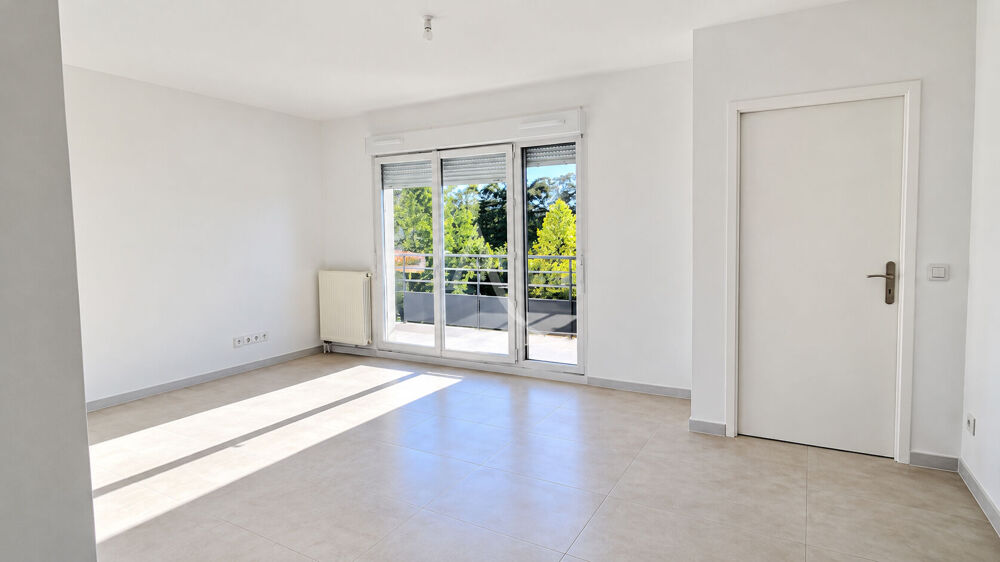 Location Appartement Beau T2 rénové avec balcon et parking en sous-sol à Élancourt Elancourt
