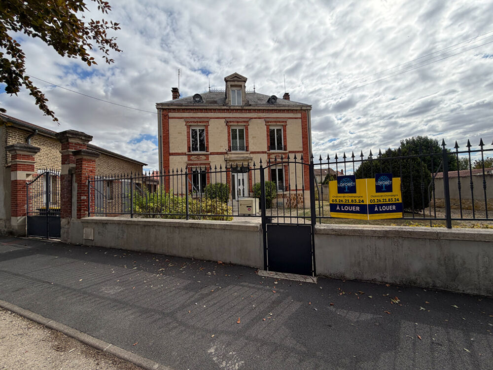 À LOUER ? SUPERBE MAISON DE MAÎTRE DE 242 M²