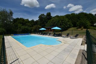  Villa à vendre 15 + pièces 671 m²