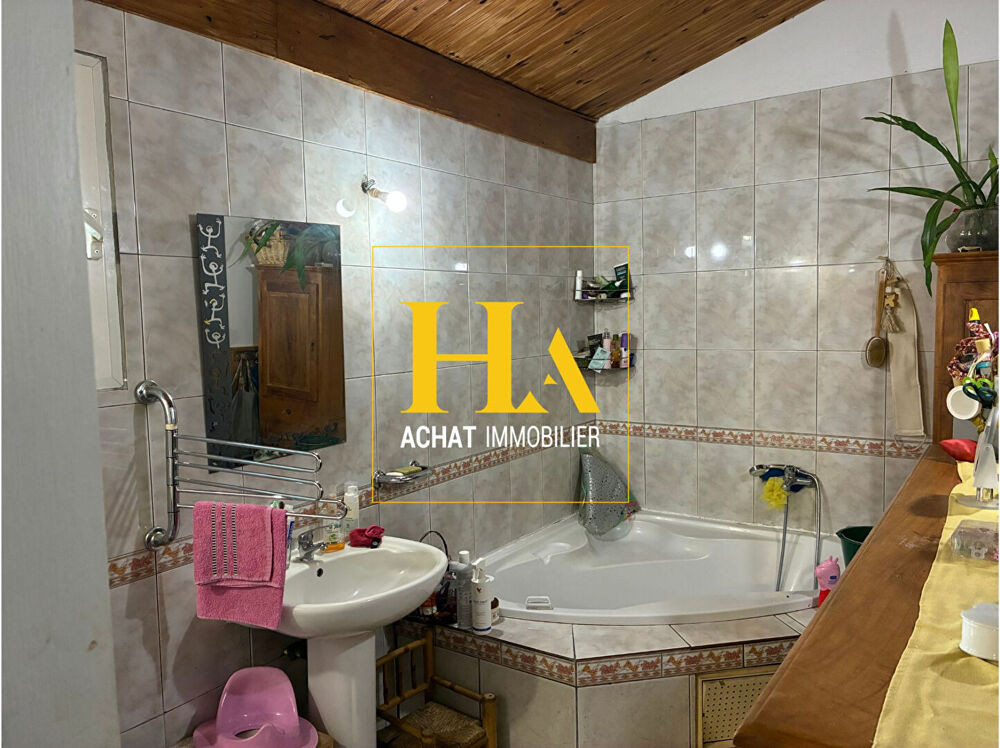 Vente Maison Ensemble immobilier  7 pièce(s) 159 m2 - Petite Ile Petite ile