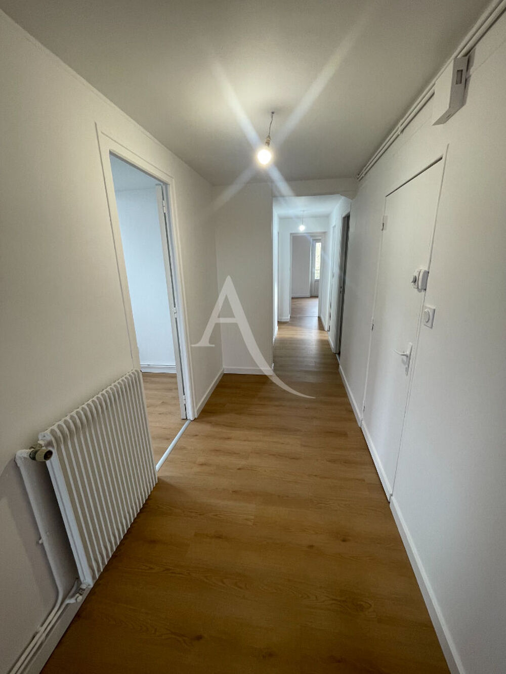 Location Appartement A LOUER FENEU Très bel appt Rénové de Type 3 de 72 m2 au 2ème étage Feneu