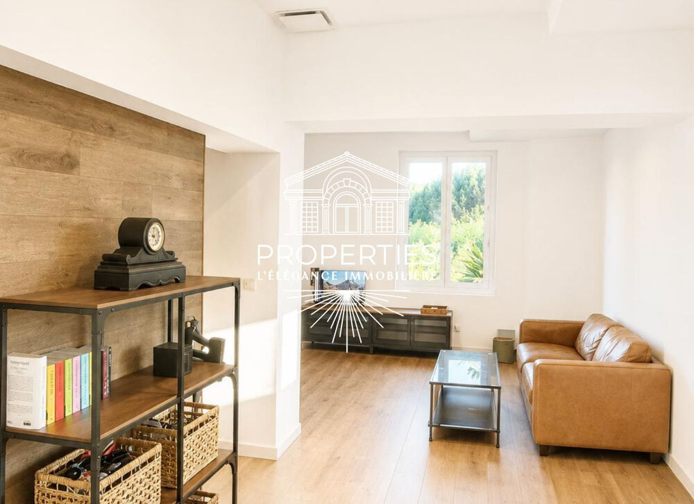 BORMES - MAISON RENOVEE DE 131 M² - DIVISEE EN DEUX APPARTEMENTS