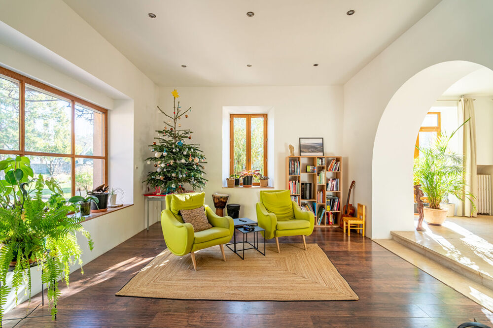 Bastide de caractère de 334 m² avec gîte et piscine sur 1,3 ha