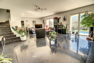  Maison � vendre 7 pi�ces 325 m�