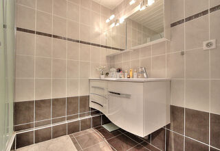  Appartement à louer 3 pièces 75 m²