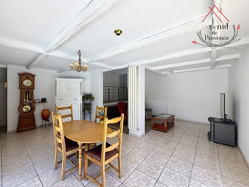 Maison avec dépendance, piscine à débordement et jacuzzi