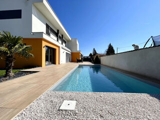  Maison  vendre 8 pices 205 m