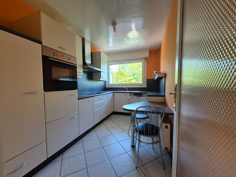 Appartement Lens 4 pièce(s) 89.54 m2 , cave , garage.