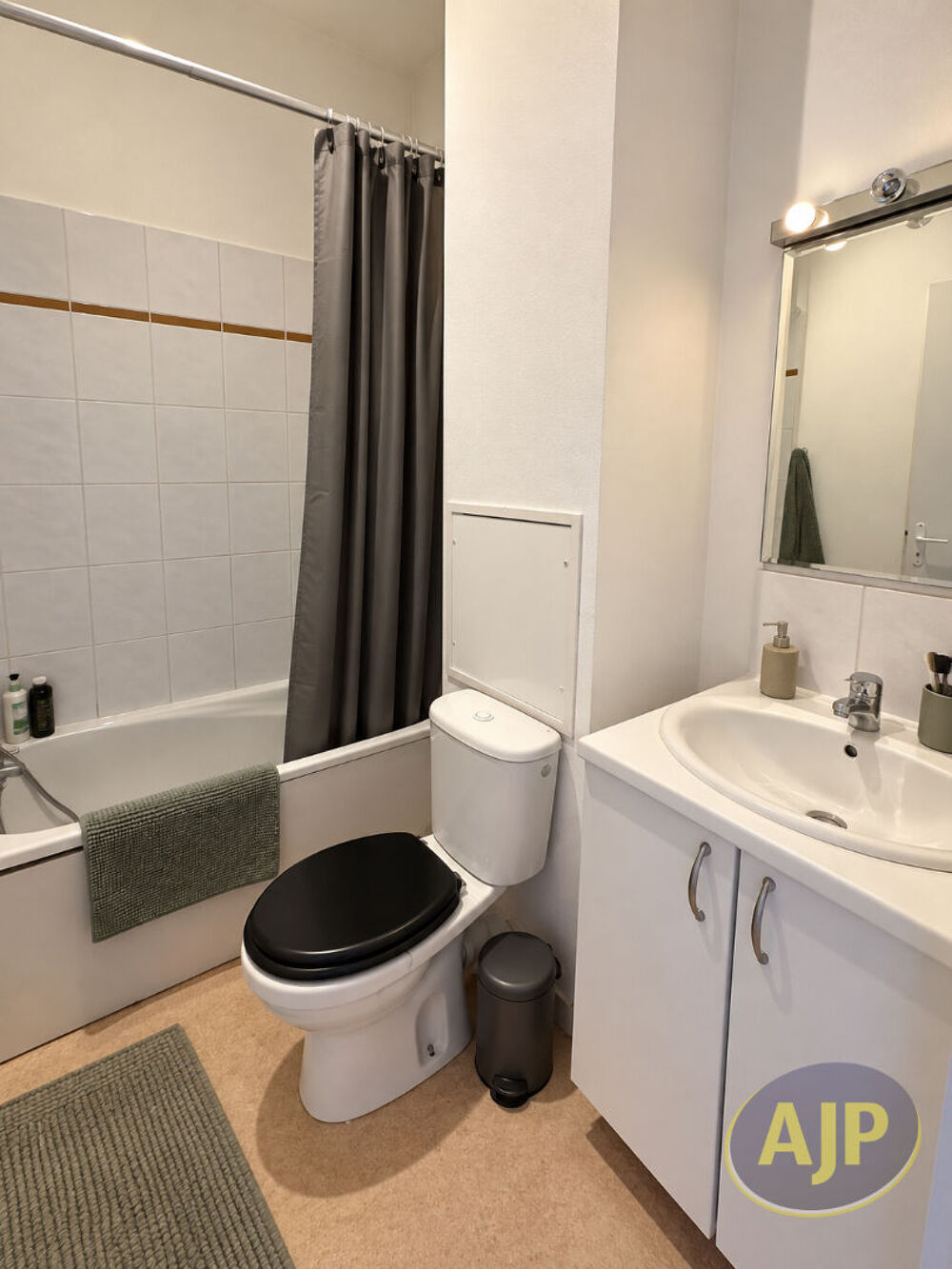 Bordeaux, studio à vendre emplacement stratégique