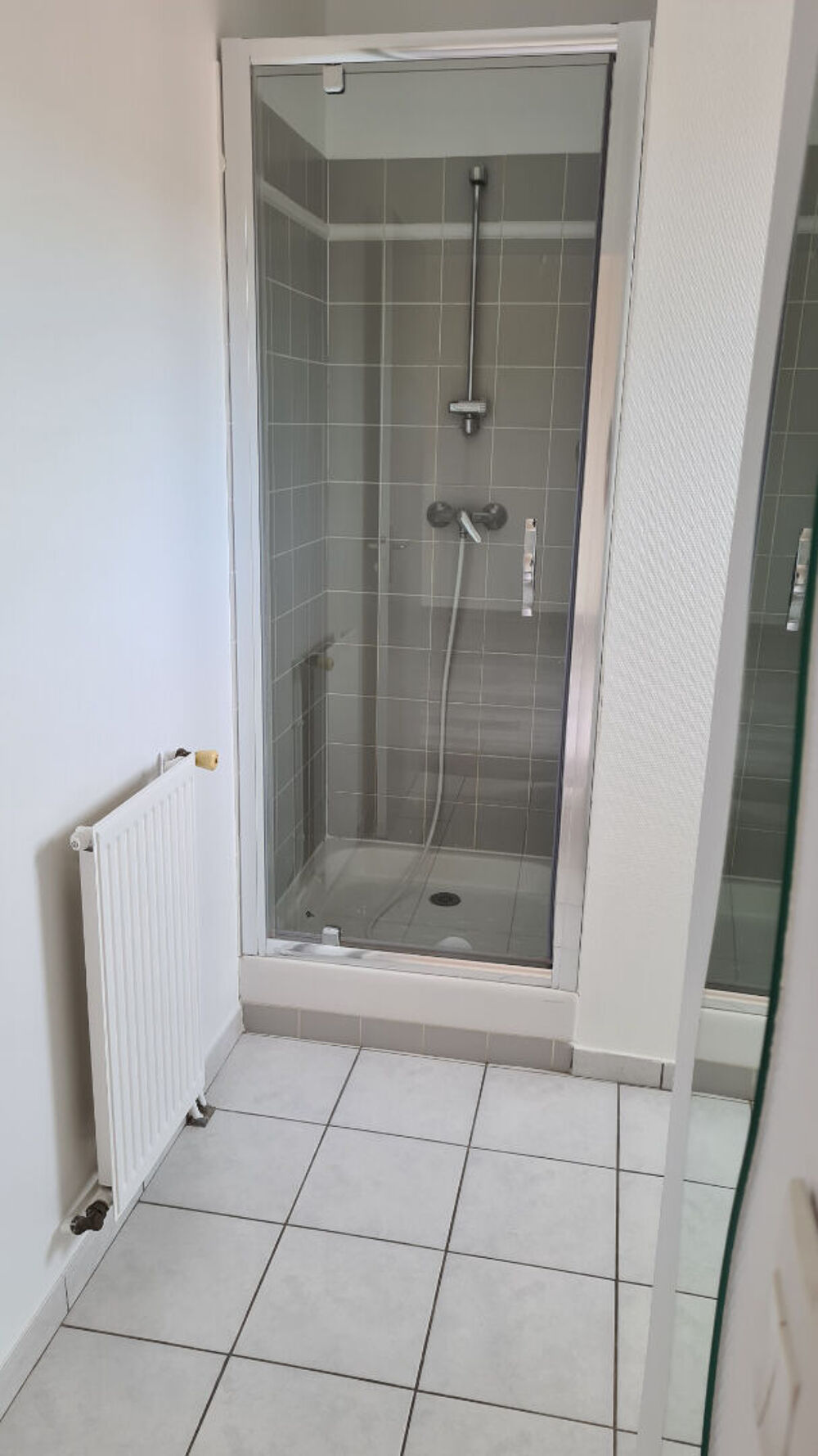 Location Appartement Studio 25m2 centre-ville Évreux avec parking Évreux