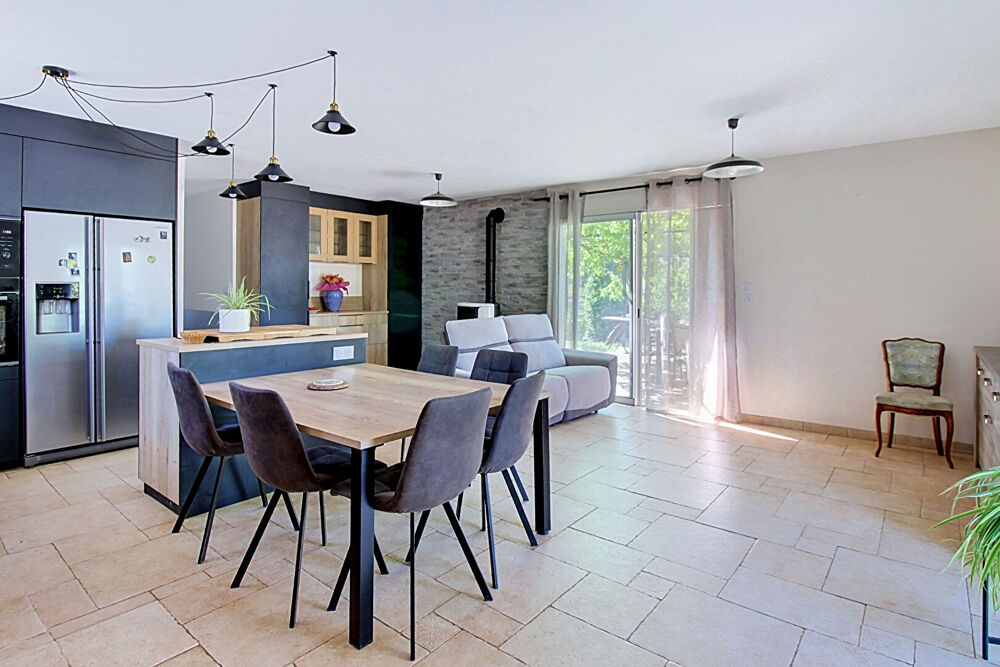 A VENDRE EN EXCLUSIVITE ! À VIDAUBAN Maison de plain-pied 4 pièces 88 m2 avec piscine sur un terrain de 1 455 m2