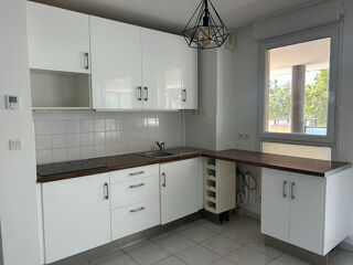  Appartement à louer 4 pièces 74 m²