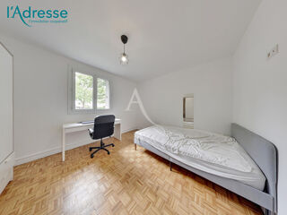  Appartement à louer 4 pièces 75 m²