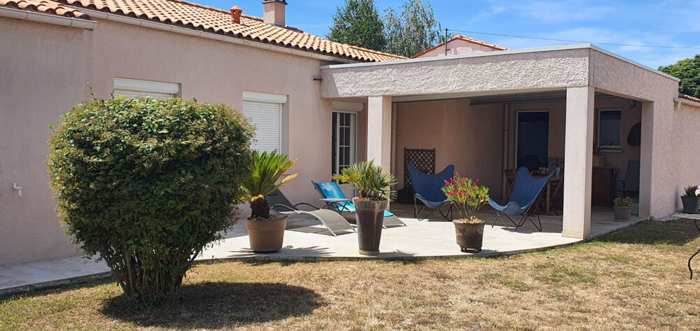 Maison Saint-Agnant 145 m2 avec 5 chambres et 2 garages