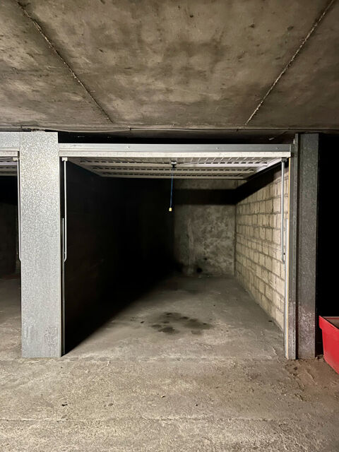  Parking / Garage � louer 