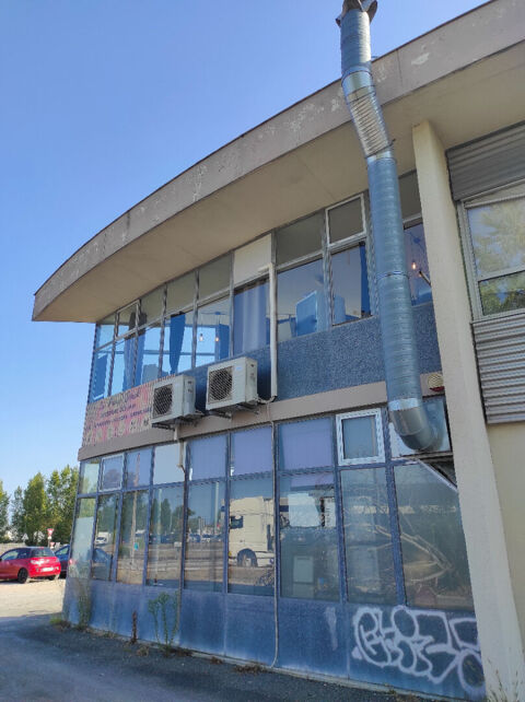   A vendre Murs commerciaux N°7-16 loué 45 m2 à Bruges 