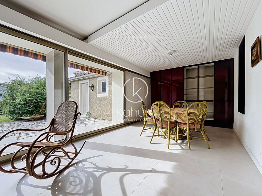 Maison Saint Cyr Au Mont D Or 6 pièce(s) 160 m2, 4 chambres, , garage, 2 places de parking, annexes, jardin