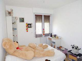  Appartement à louer 4 pièces 107 m²