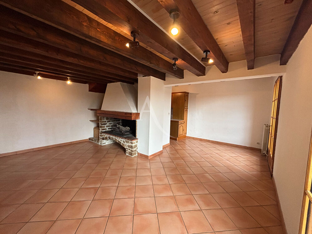 Proche CARCASSONNE, Maison avec deux logements, jardin et garage.