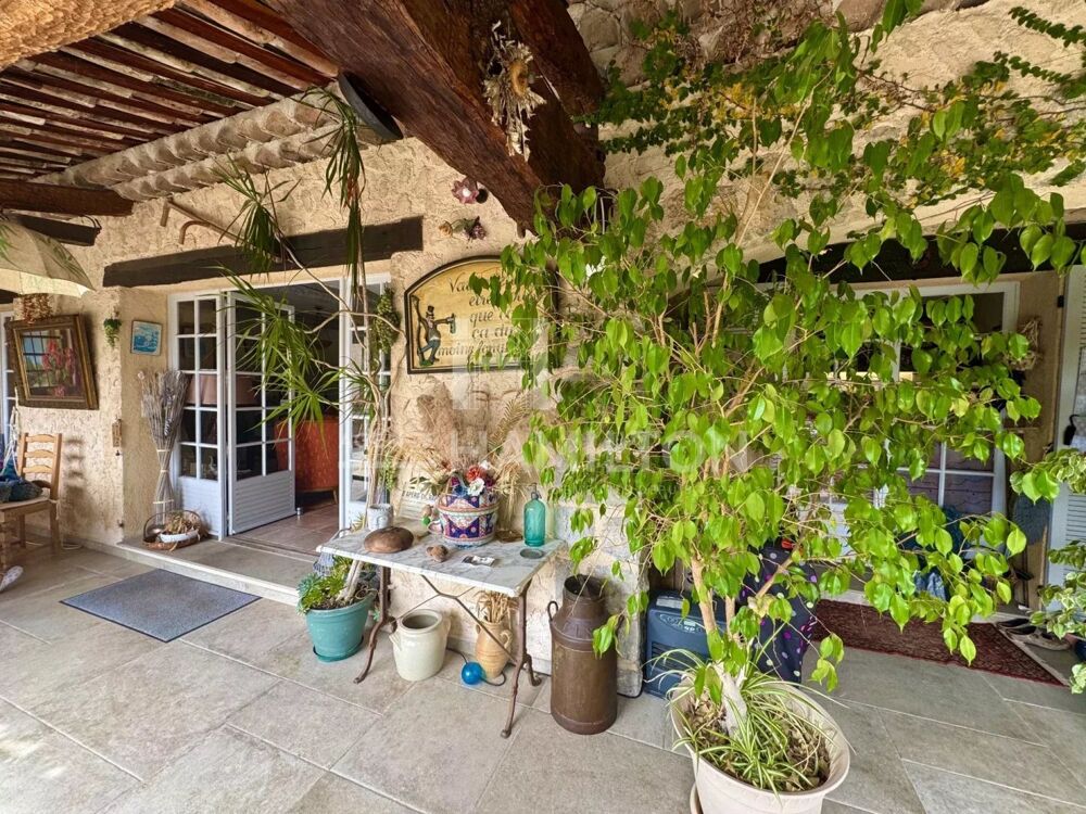 5 mn à pied du Village de Valbonne