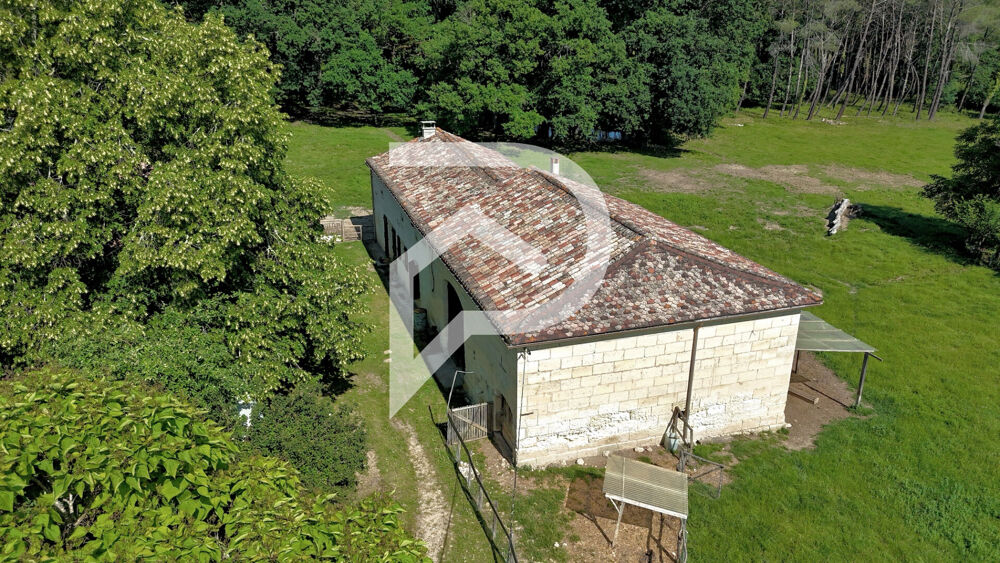 Propriété rare de 2 maisons avec 6 hectares, grange étang et puits