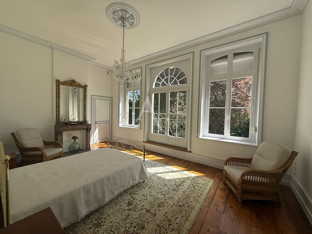 Vente Villa Maison de maître de 342 m² et son parc arboré de plus d' un hectare Blendecques