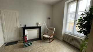  Maison à louer 7 pièces 173 m²