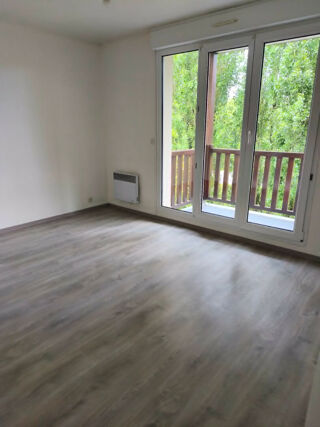  Appartement à louer 3 pièces 64 m²