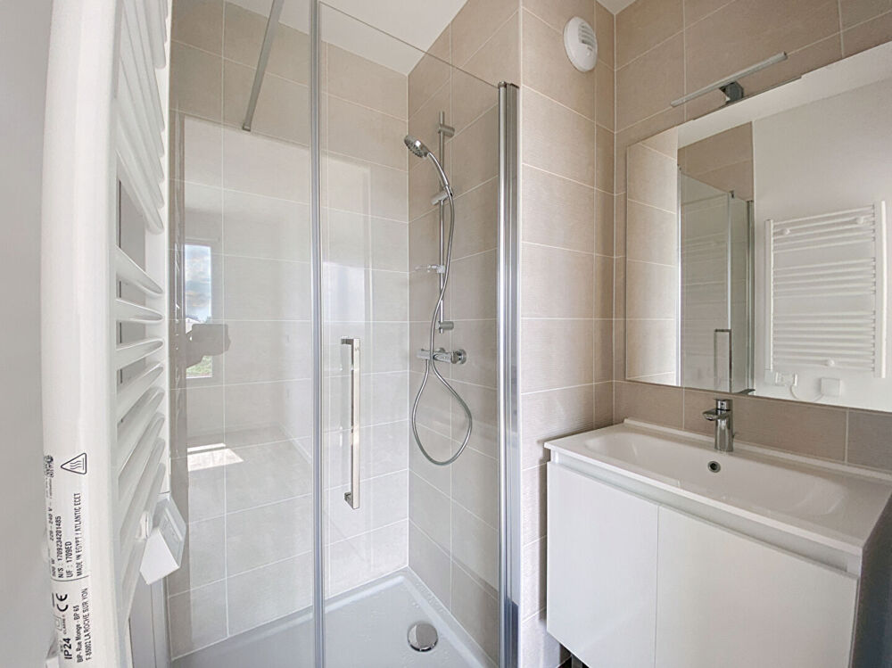 Location Appartement Appartement Melun 4 pièce(s) 75.80 m2 NEUF DERNIER ETAGE Melun