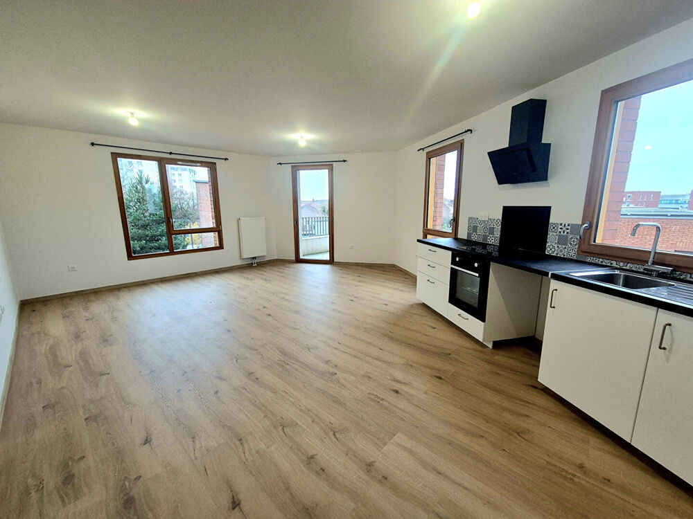 Location Appartement LILLENIUM - Type 4 nu de 75.90m� + balcon parking Lille