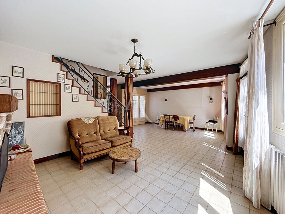 Vente Maison Maison 7 pièces Faubourg - 5 chambres - cours Chateau gontier sur mayenne