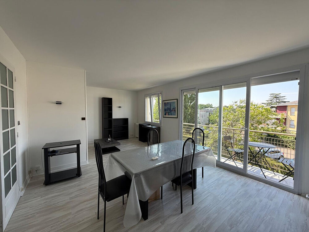 Appartement Evreux 3 pièces 68.82 m2 avec balcon et parking - Secteur Saint-Michel