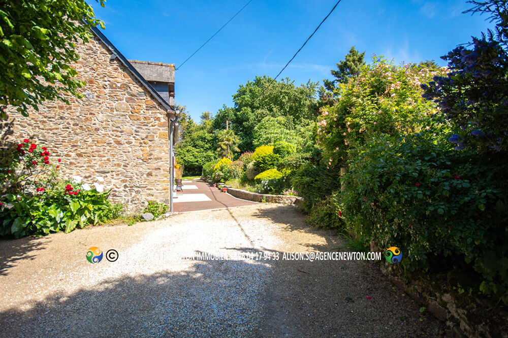 BRETAGNE, Ille-et-Vilaine, près de Saint-Malo : Longère de 4 chambres avec une maison attenante de 2 chambres, jardins, sur un t