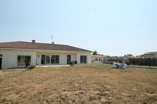  Maison à louer 4 pièces 141 m²
