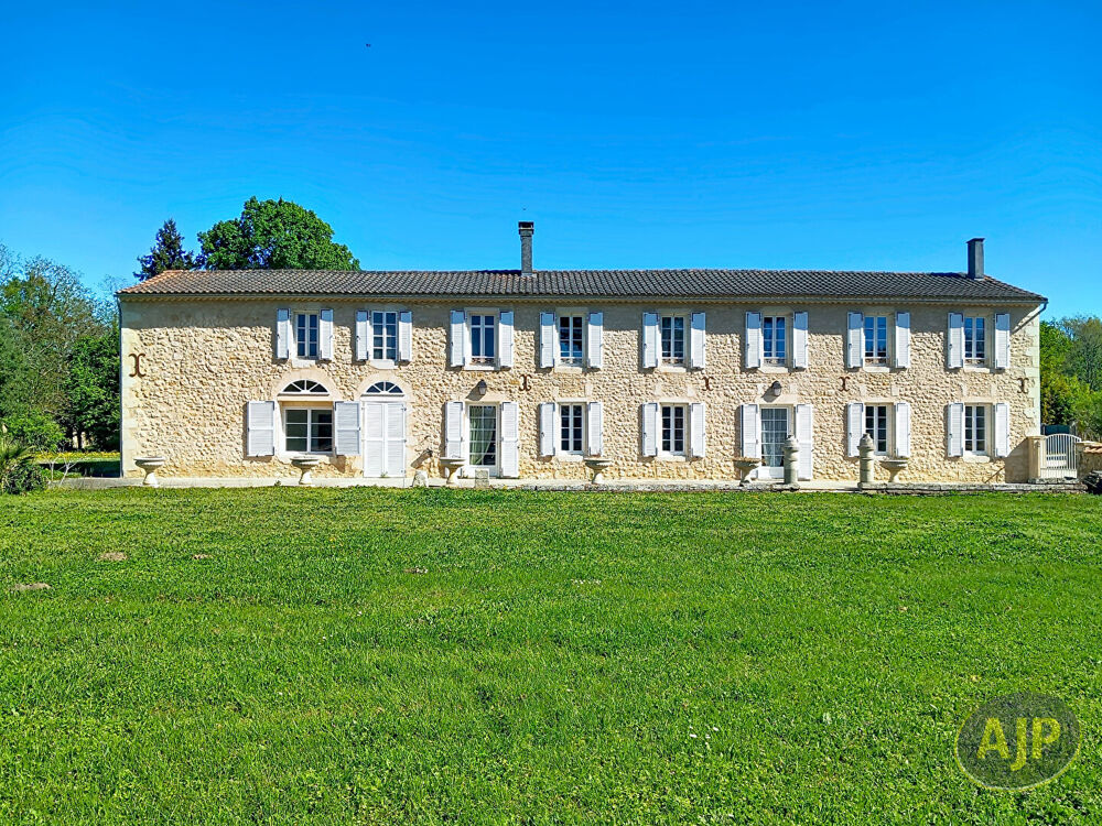 Magnifique propriété en pierre avec parc arboré sur 9000 m² !