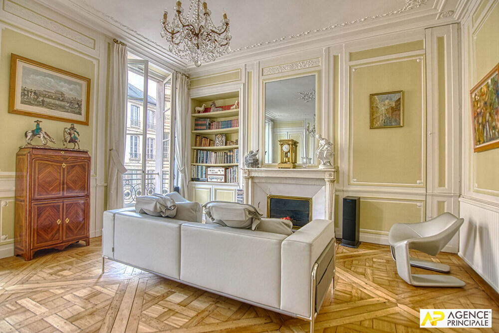 Vente Appartement Versailles Saint-Louis Appartement 6 pièces 144.03  m² carrez situé au 2ème étage avec chambre de service, cave et parking en op Versailles