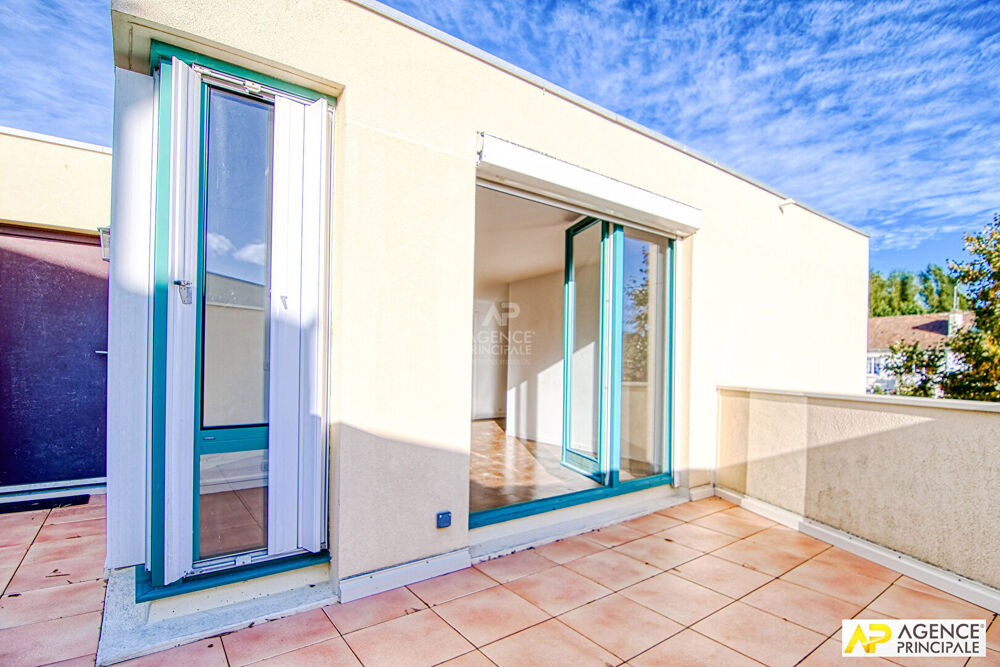 Versailles Glatigny - Appartement 4 pièces 88 m2 situé au 2e et dernier étage avec terrasse de 21 m², cave et box