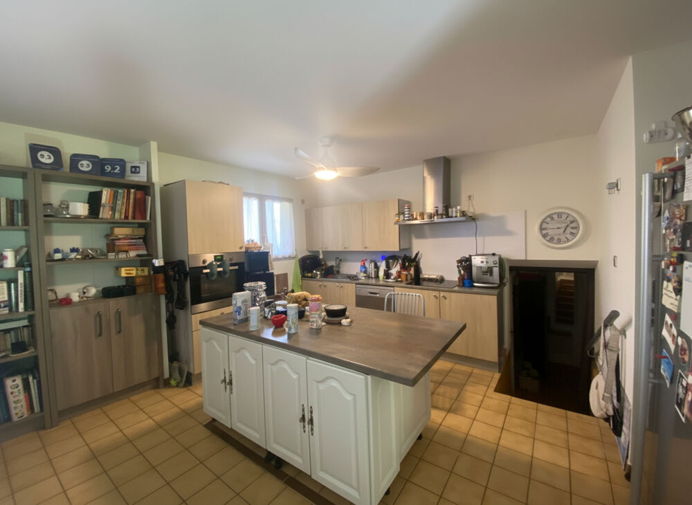 Propriété de standing, 8 pièces, 6 chambres avec jardin de 2500m2 et piscine