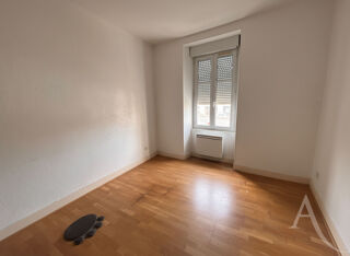  Appartement à louer 3 pièces 55 m²