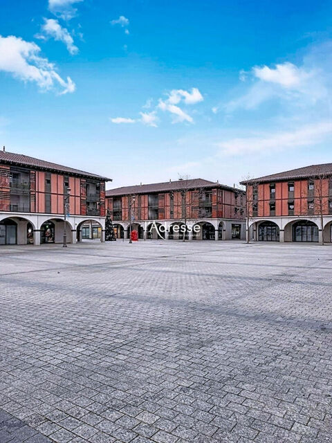 Exclusivit&eacute; l'Adresse Immobilier - Local professionnel 97.80m&sup2;  avec 2 places de parkings en Sous-sol - Place Bombail 239000 31830 Plaisance du touch