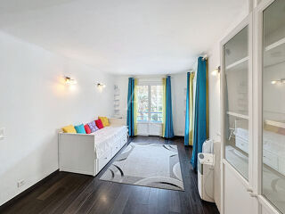  Appartement à louer 3 pièces 75 m²