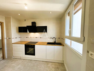  Appartement � louer 5 pi�ces 99 m�