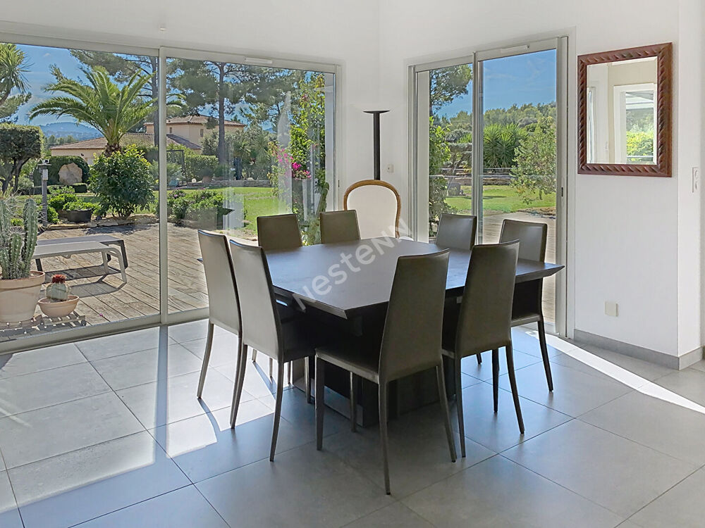 Maison d'architecte contemporaine, à La Cadiere D'Azur de 12 pièces de 280 m²