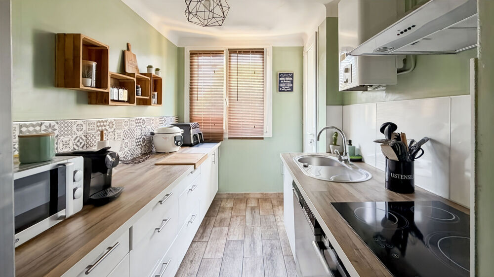 A vendre exclusivité appartement T3/T4 de 61 m2 , balcon à Marseille Saint Just 13013