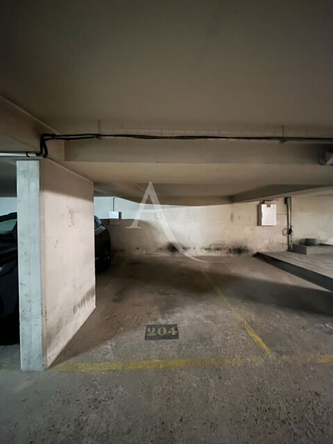  Parking / Garage � louer 