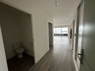  Appartement à louer 6 pièces 159 m²