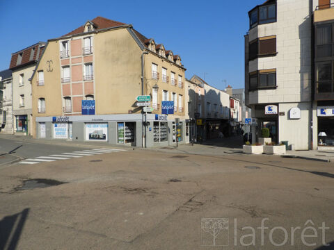 LOCATION LOCAL COMMERCIAL AU CENTRE VILLE DE CHAUMONT 1320 52000 Chaumont